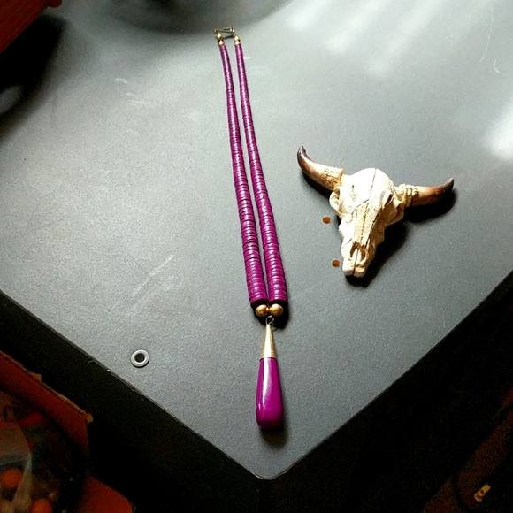 Vintage Jewelry - Purple 💜 w Gold Hardware Necklace